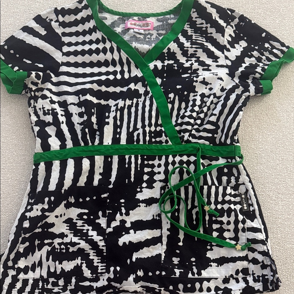 Black & White Graphic Wrap Top with Green Trim